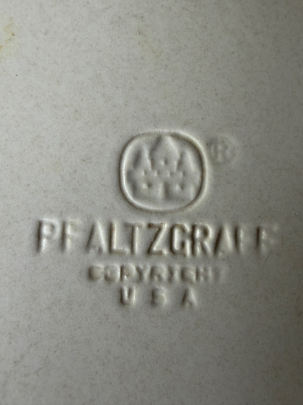 Vintage Pfalzgraff Yorktowne 10" Dinner plate - Picture 2 of 2